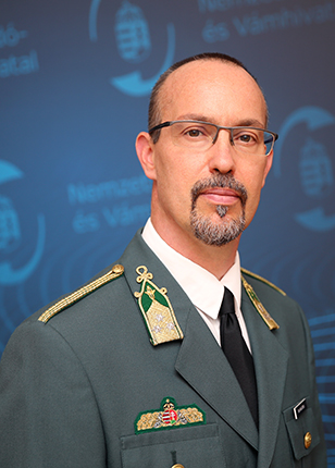 Dr. Sisák Attila