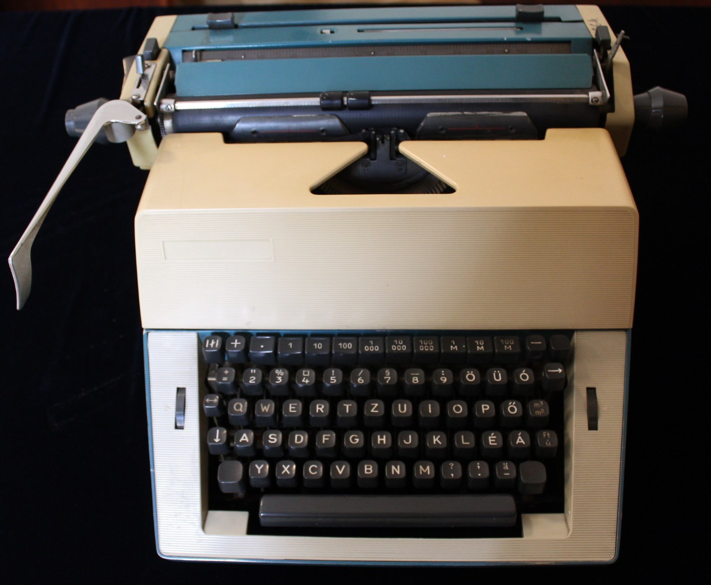 7. Adóhivatali asztali írógép .JPG