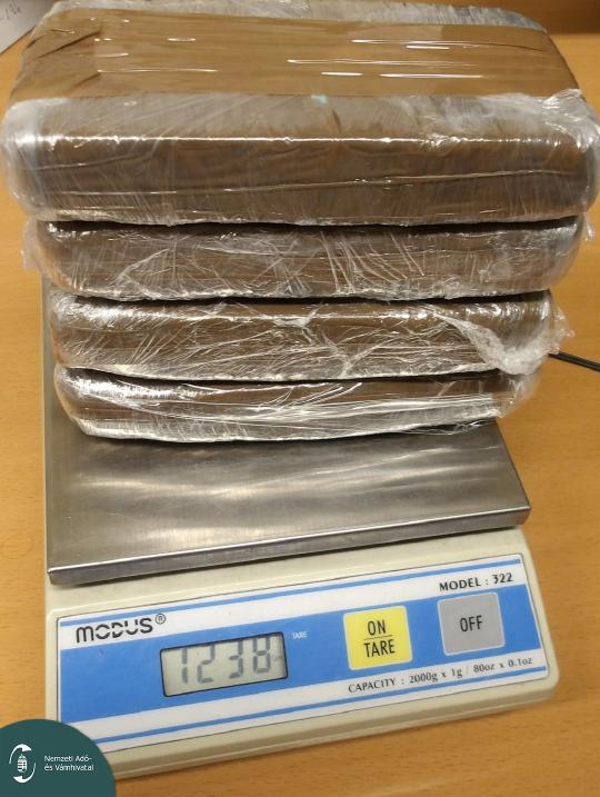 kábítószer2_Tompa L.jpg