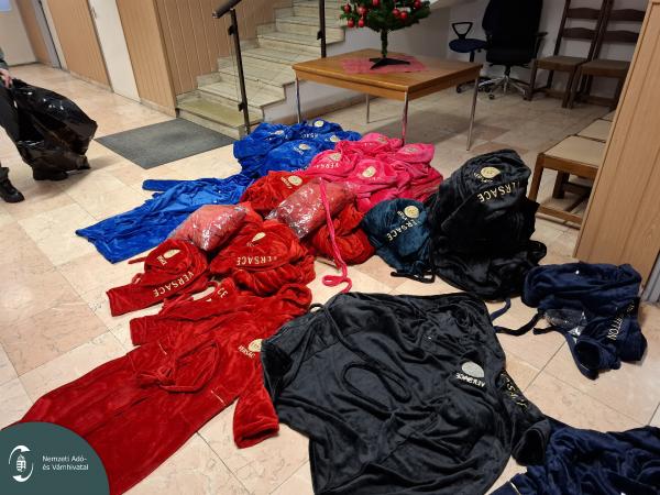 20251204_102039 L.jpg