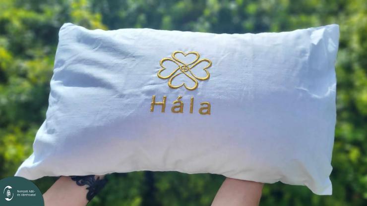 halaparna_halas_szivvel L.jpg