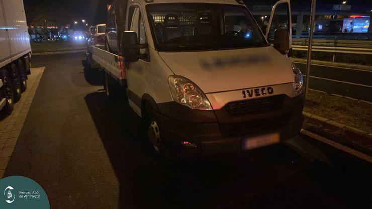 F7D1EBFA-6C0C-45EB-A8F3-DD5A1A87062C L.jpg